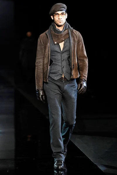Look 18
